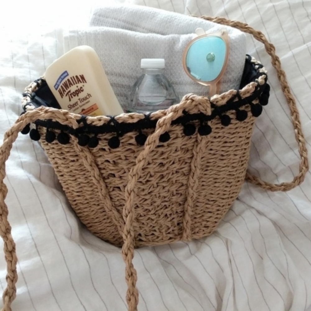 Rattan Beach Shoulder Bag Purse Pompom Woven - Picture 3 of 7